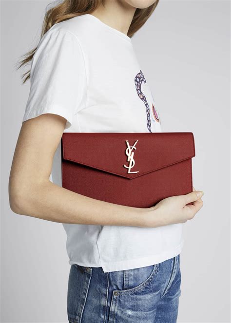 ysl grain de poudre clutch.